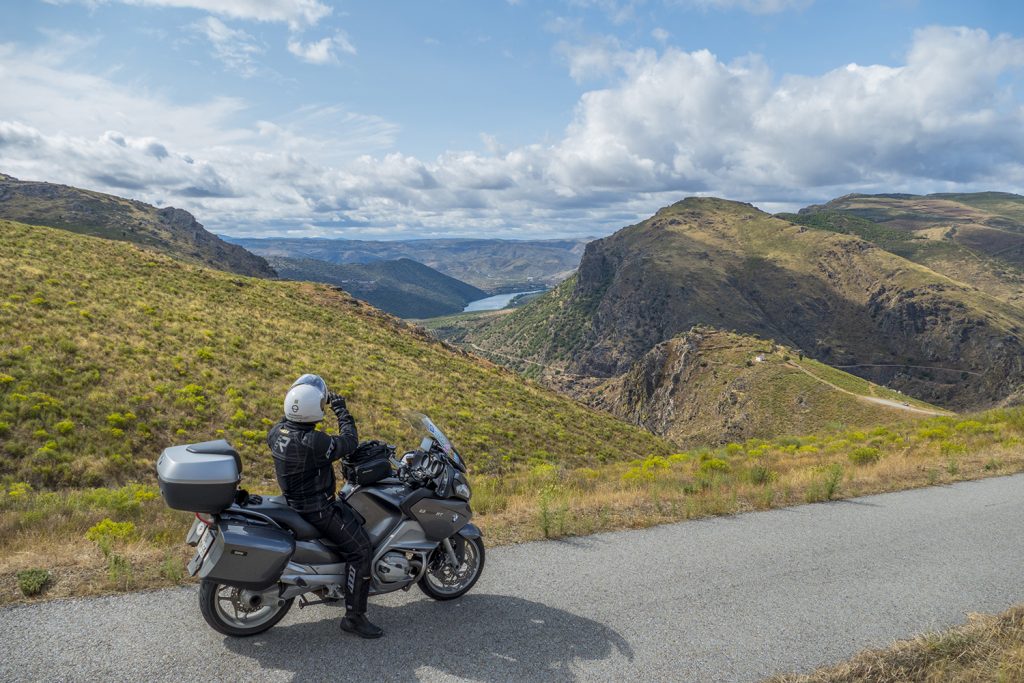 9 percursos panorâmicos menos divulgados para andar de mota no Norte de Portugal